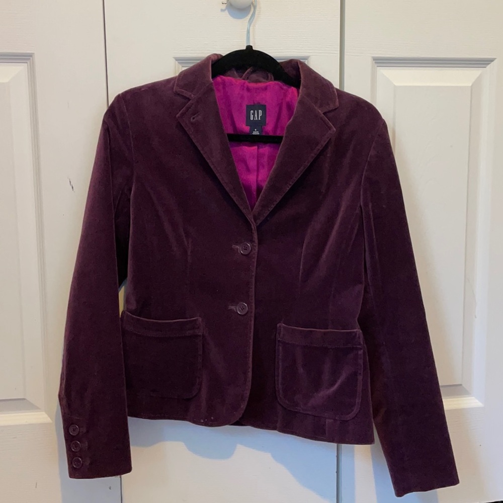 GAP blazer.